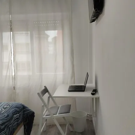 De 5 Hab-et5 * Oviedo